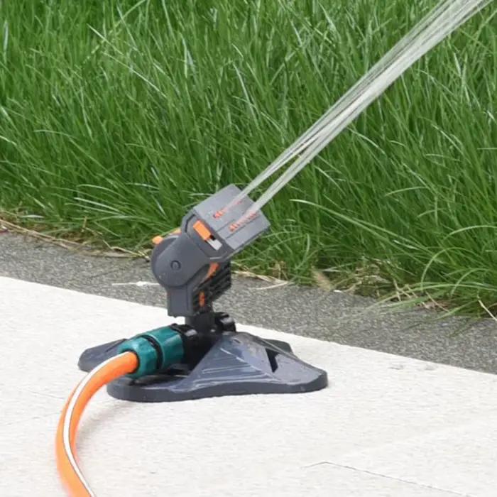 Arroseur oscillant de jardin extérieur