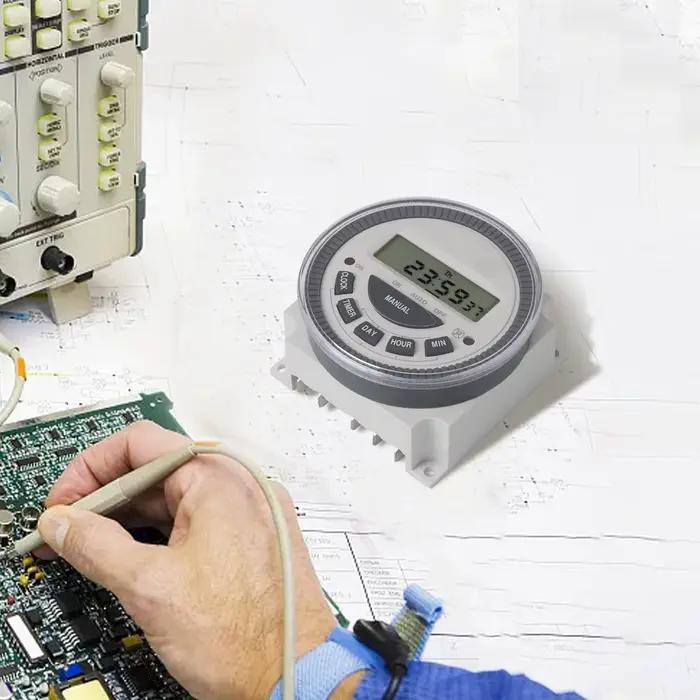 Minuteur programmable intelligent TM619 à 7 jours avec 16 programmes marche/arrêt