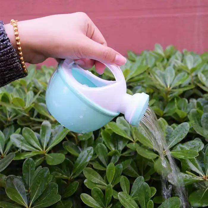 Arrosoir en plastique pour enfants