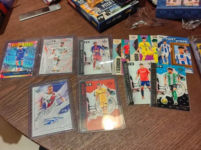 Authentique Panini Pitch Kings La Liga Soccer Hobby International Box 2025-26 – 6 cartes par pack, 6 packs par boîte – Collection Décoration