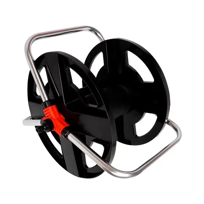 Rouleau de voiture pour tuyaux d'eau