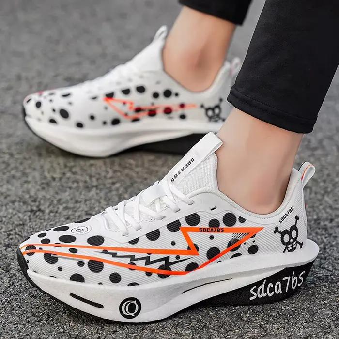 Chaussures de course pour hommes, chaussures de sport légères à plaque en carbone, chaussures d'entraînement pour marathon, chaussures de course amortissantes et respirantes, chaussures de randonnée p