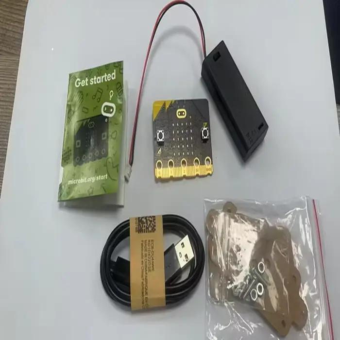 BBC Micro:Bit V2.22 Ensemble complet avec processeur amélioré, haut-parleur intégré et microphone avec logo tactile MicroBit