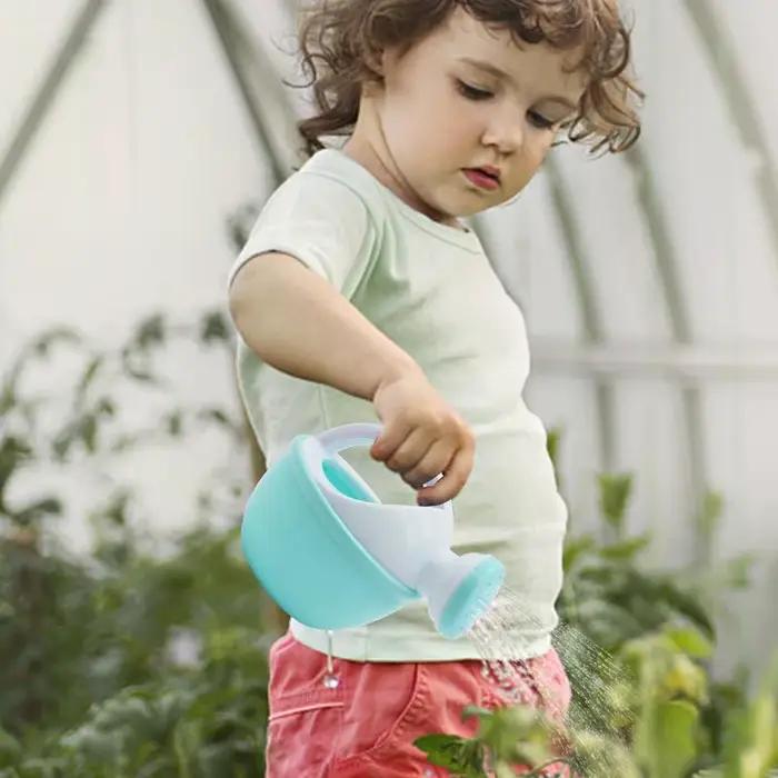Arrosoir en plastique pour enfants