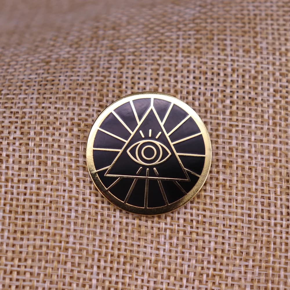 Illuminati – broche en émail