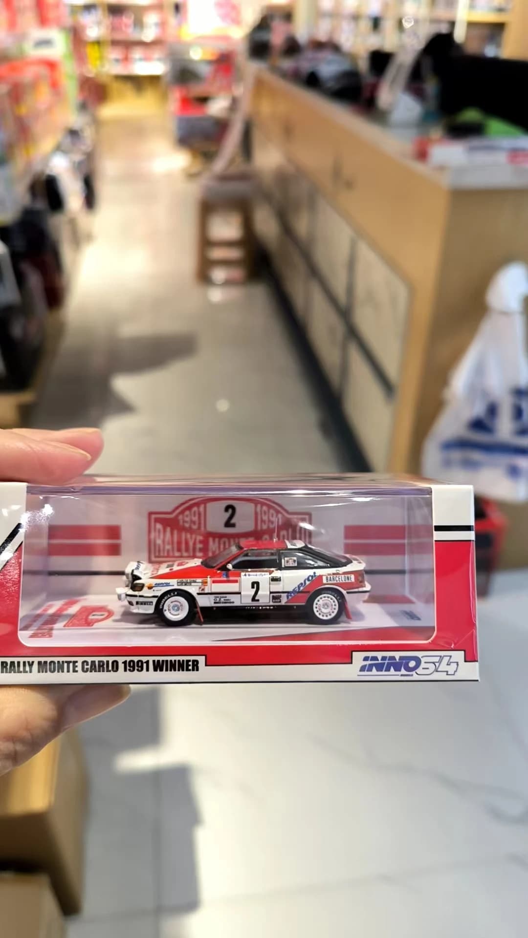 INNO64 1:64 Set Toyota Celica GT-Four 1991 Vainqueur du Rallye Monte-Carlo & Toyota Supra D1 GP 2004