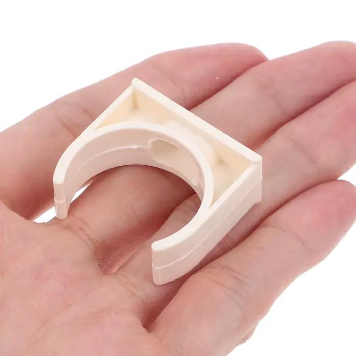 40 attaches en plastique pour tuyaux
