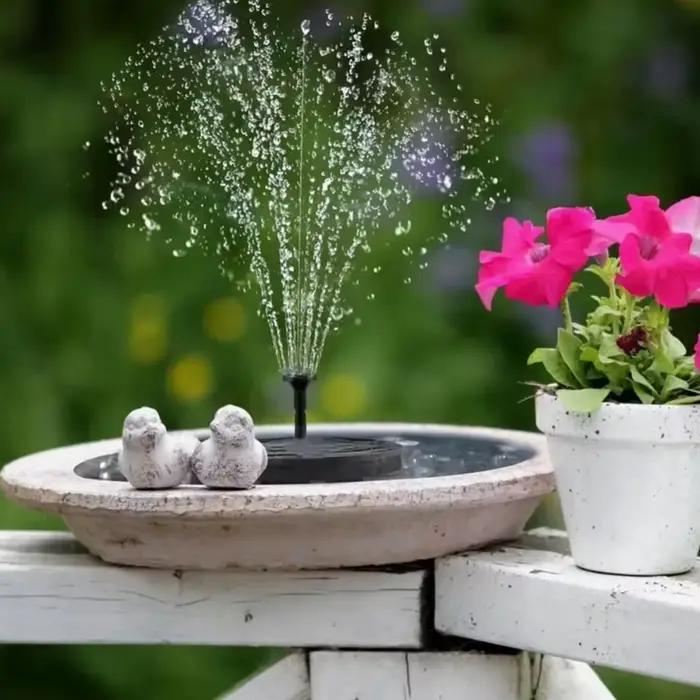 Fontaine à cascade miniature solaire pour piscine