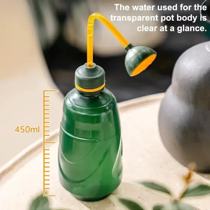 Petit arrosoir en plastique pour plantes d'intérieur et herbes, avec tête de pulvérisation pour jardiniers amateurs et professionnels, idéal pour balcon et intérieur, disponible en blanc, jaune, violet et prune