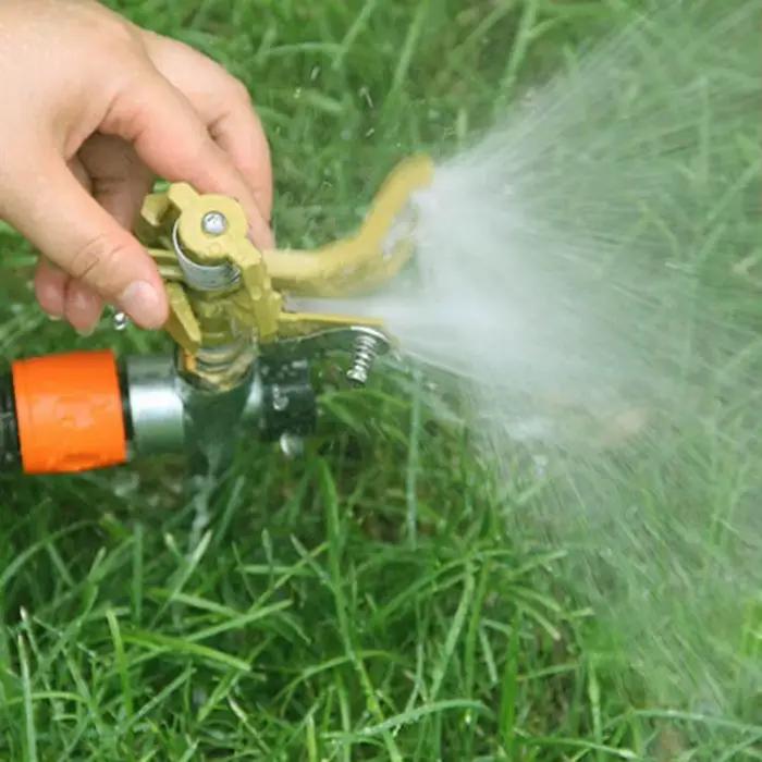Arroseur de jardin 360 ° Système d'irrigation rotatif automatique pour l'agriculture